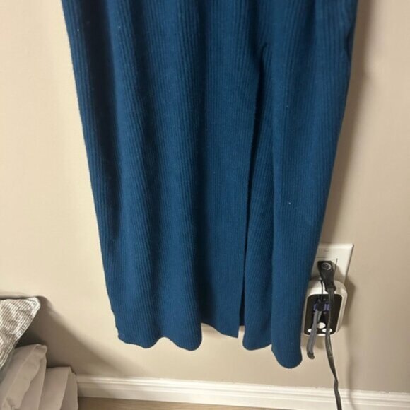 Urban Outfitters Ora Sweater Cut Out Midi Dress - Picture 6 of 8